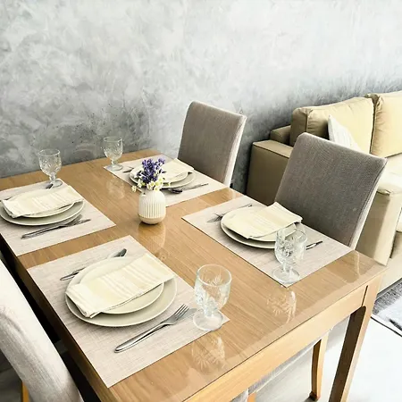 Apartment Tres Bien Localise Avec Parking *